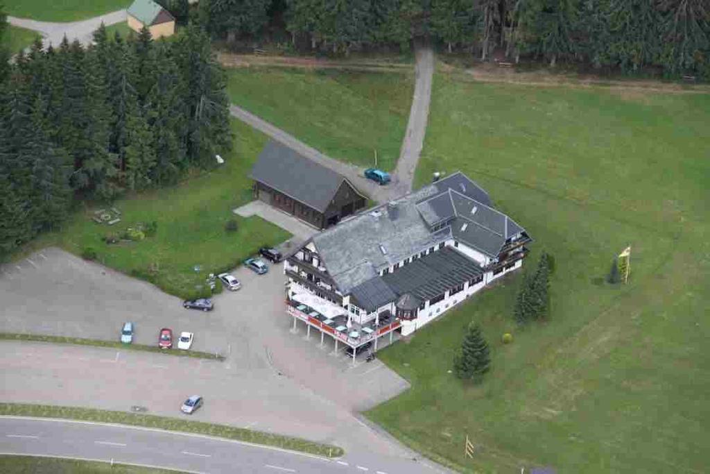Hohengasthof Lowen - Escheck Schönwalde Dış mekan fotoğraf